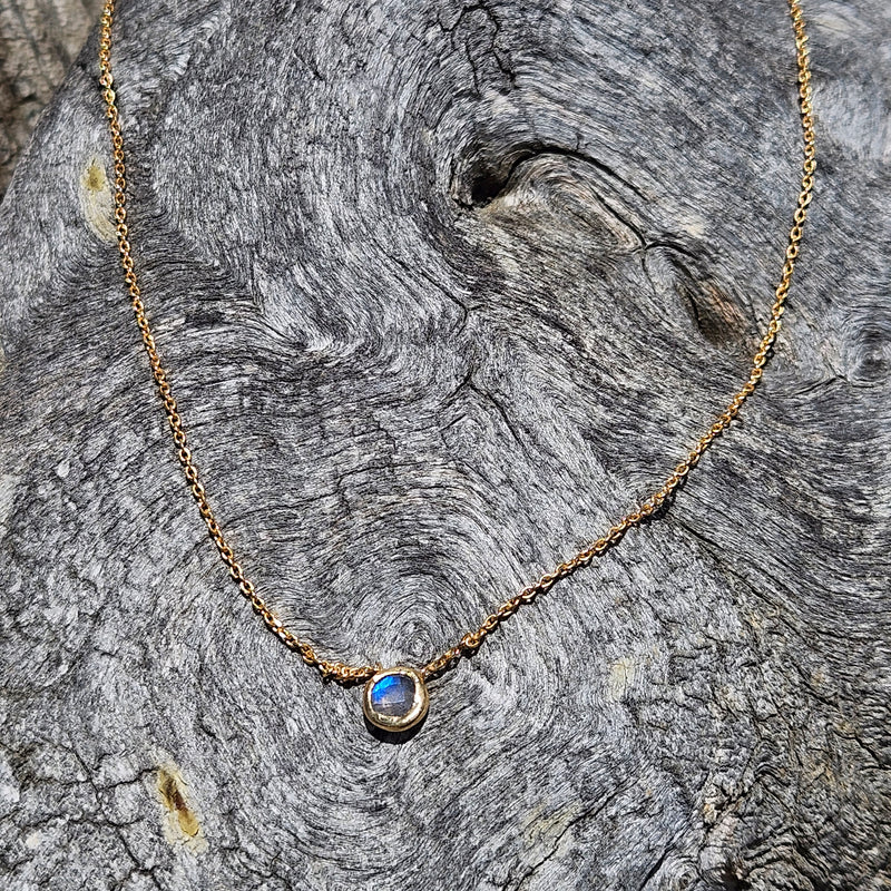 Labradorite Spirit Stone Necklace - Gold