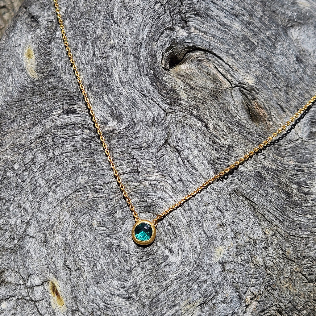 Green Apatite Spirit Stone Necklace - Gold