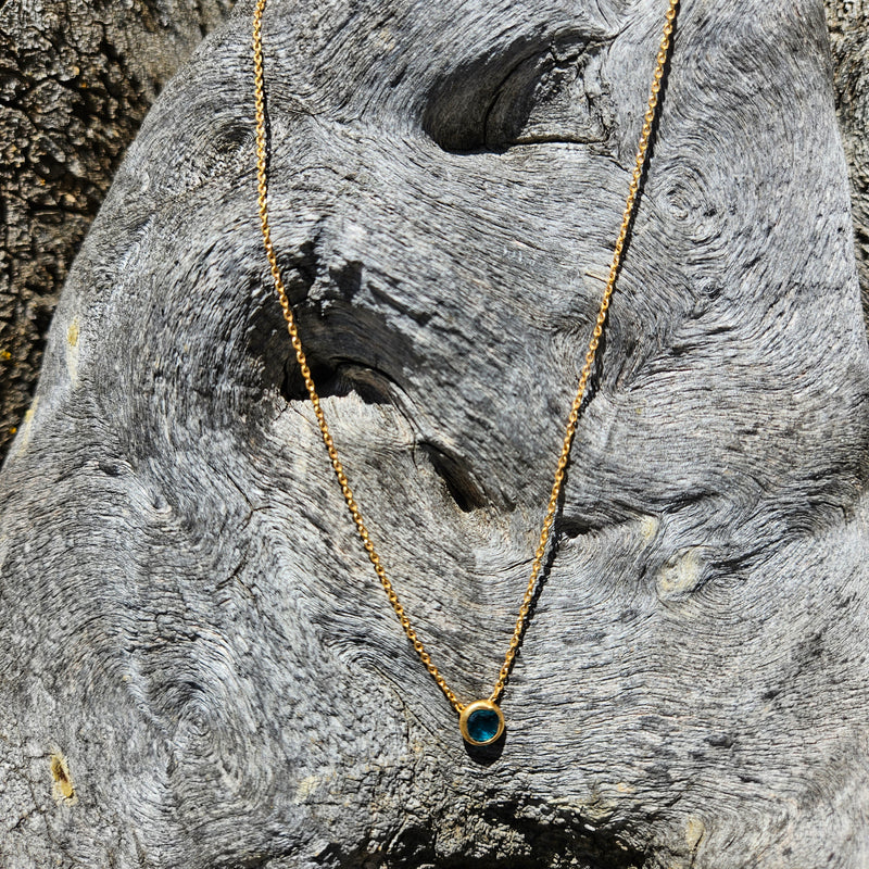 Neon Apatite Spirit Stone Necklace - Gold