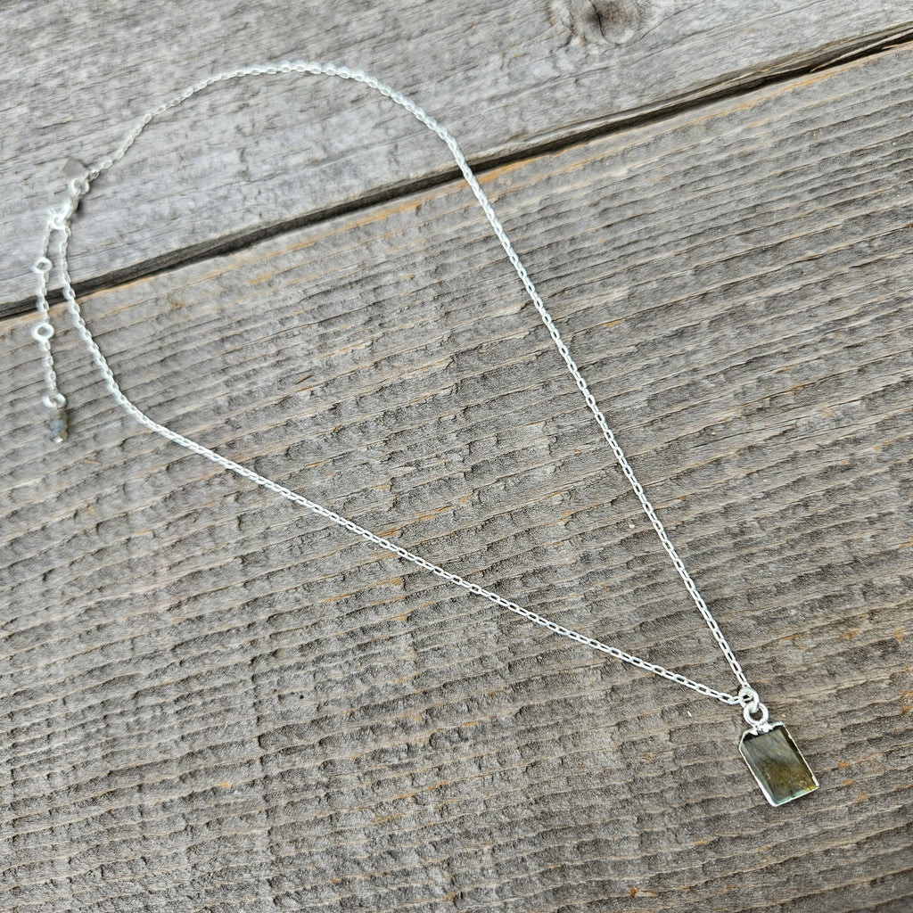 Labradorite Unteatherd Soul Necklace - Silver